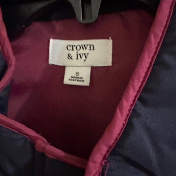 Equestrian/Preppy Fall Vest | Crown & Ivy Puffer in Berry and Navy Contrast S - Picture 3 of 8